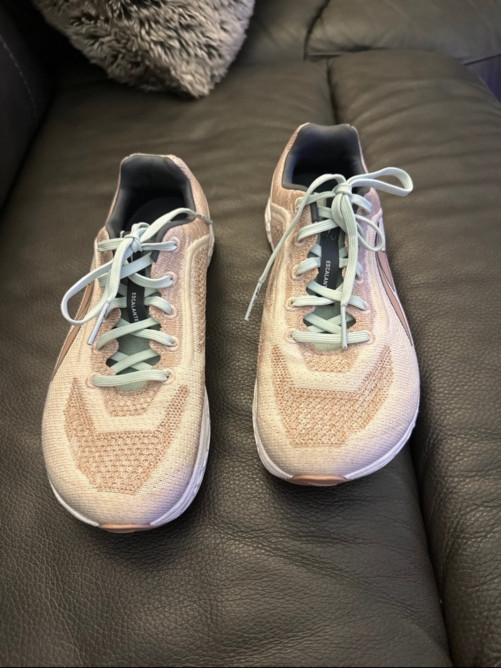 Altra Escalante 2.5 neutral running shoes pink/blue women size 7.5
